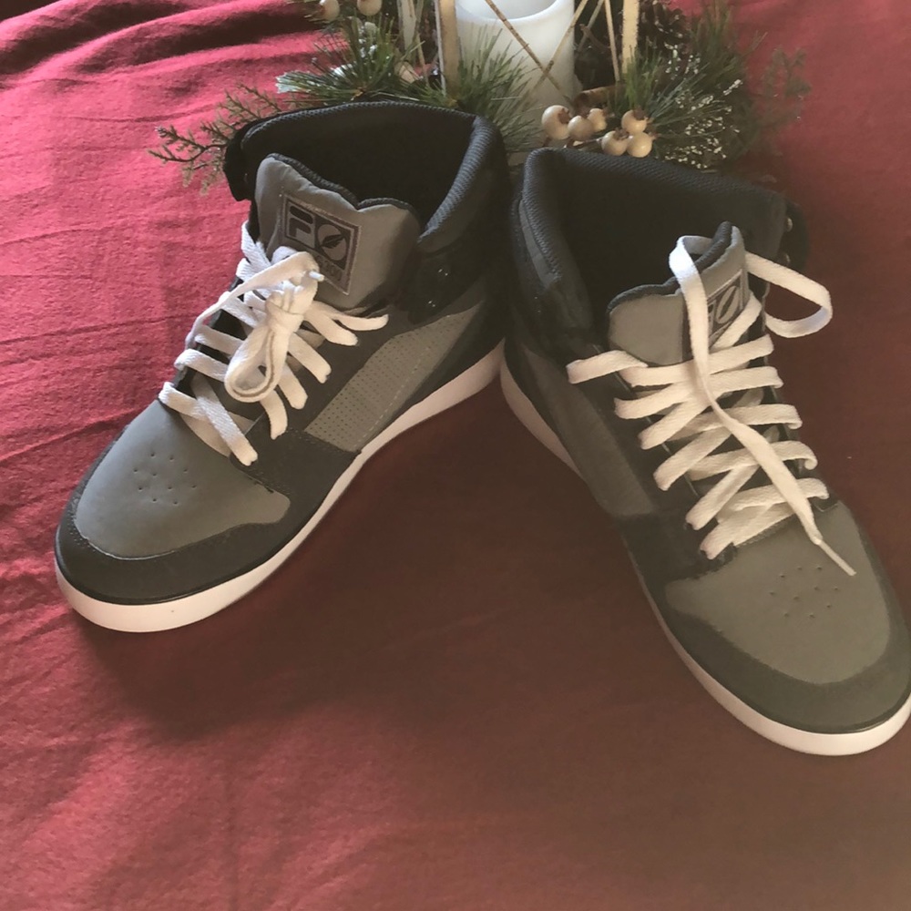 New fila sneakers size 6 1/2